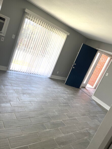 Building Photo - Avera Ave Apartments