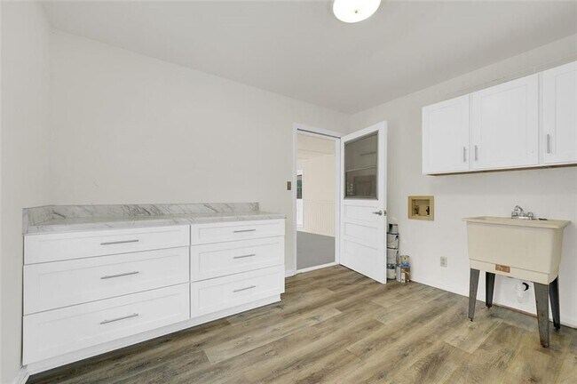Building Photo - 4517 E Kings Point Cir
