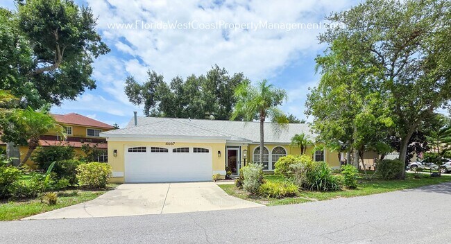 Building Photo - IMPRESSIVE 3 BEDROOM/2 BATH SARASOTA HOME! SUPER LOCATION! PET FRIENDLY!
