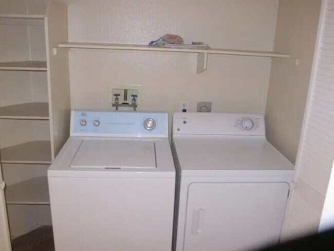 Building Photo - 3 Bedroom, 2 Bathroom Ground-Level Condo f...