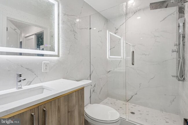 Building Photo - 1201 Vine St