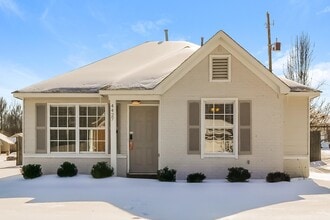 Building Photo - 4427 Pecan Creek Cir N