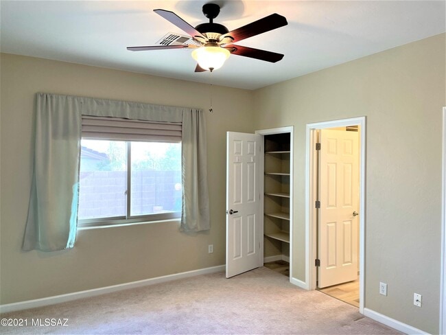 Building Photo - 5579 W Dove Loft Dr