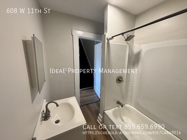 Building Photo - 608 W 11th St