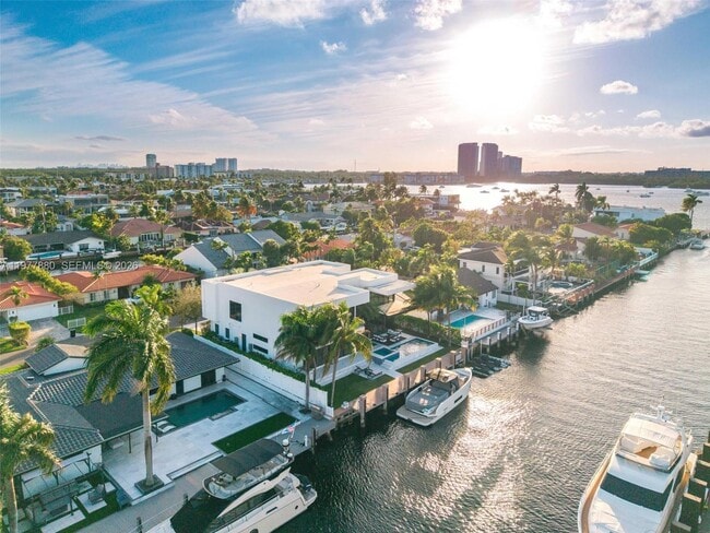 Building Photo - 3367 NE 168th St