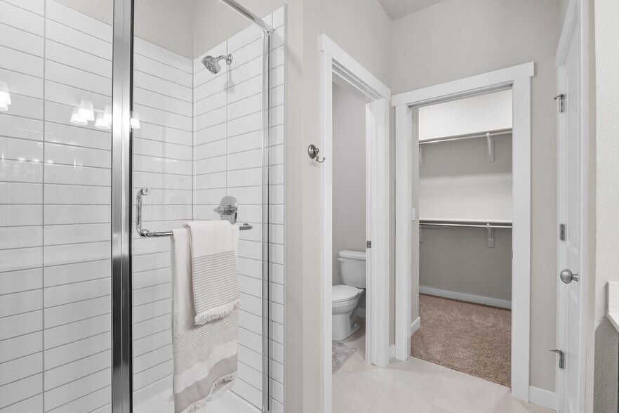 Building Photo - 350 High Point Dr