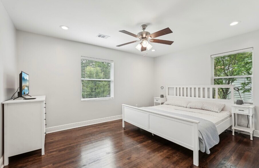 Building Photo - 1605 Wellswood Dr SE