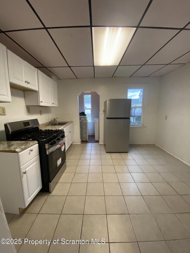 Building Photo - 2120 Belmont Terrace
