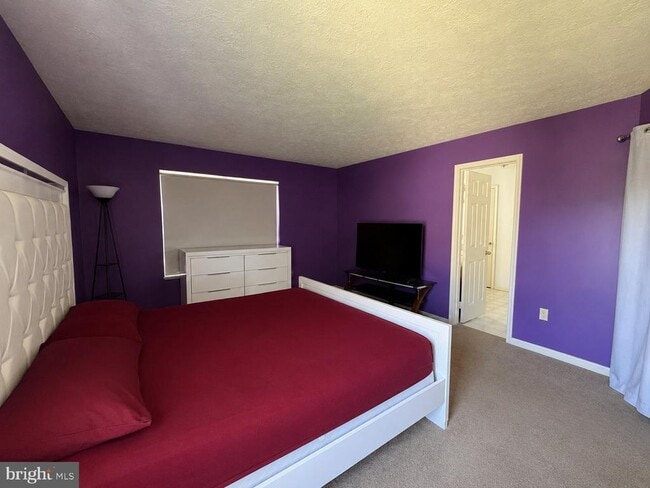Building Photo - 407 Tamarack Cir