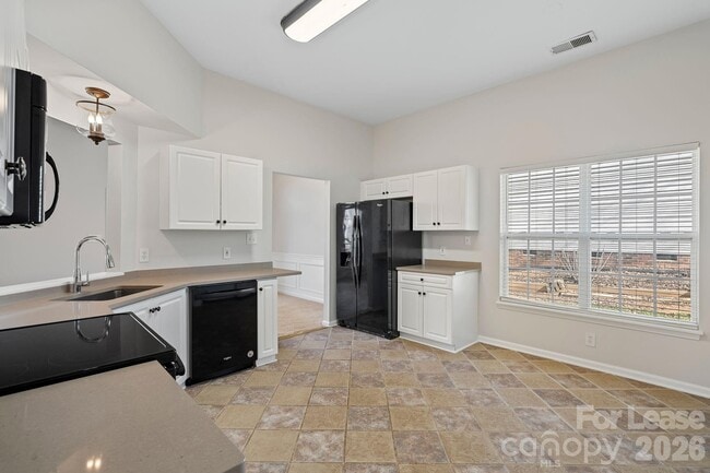 Building Photo - 107 Canopy Ct