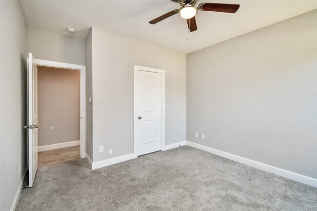 Building Photo - 1507 5th St