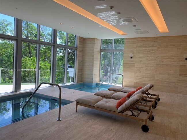 Building Photo - 16385 Biscayne Blvd