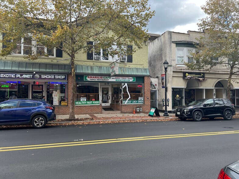 Building Photo - 310 W Main St