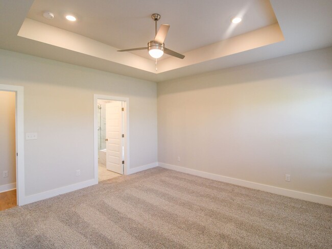 Building Photo - Beautiful townhome located minutes from At...