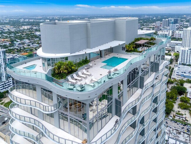 Building Photo - 1400 Biscayne Blvd
