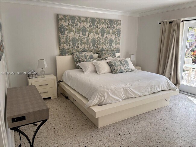 Building Photo - 1410 Polk St