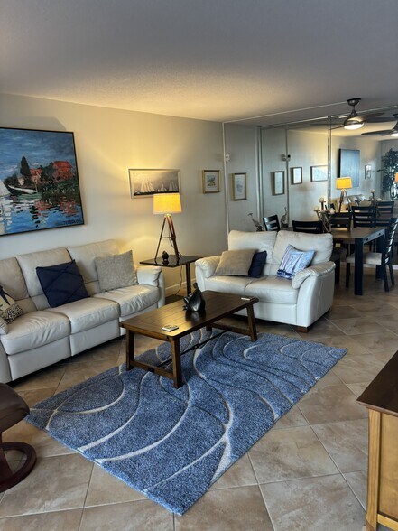 Building Photo - 100 Pierce St