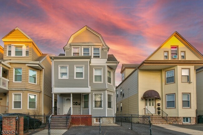Primary Photo - 178 N 16th St