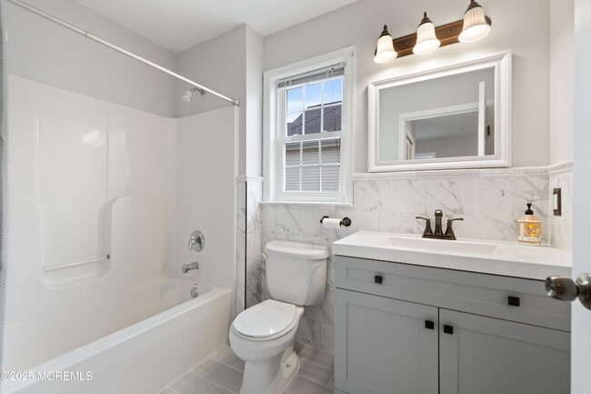 Building Photo - 36 Main St