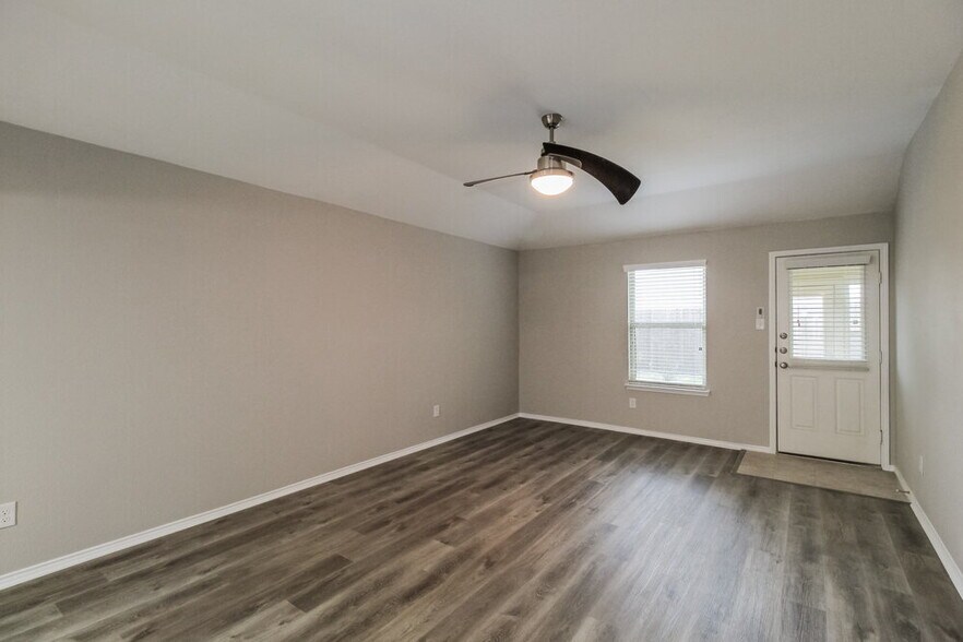 Building Photo - 2484 French St