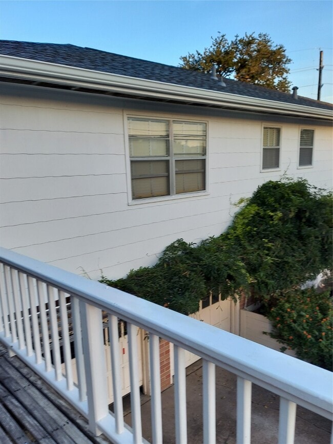 Building Photo - 2821 Eastgrove Ln