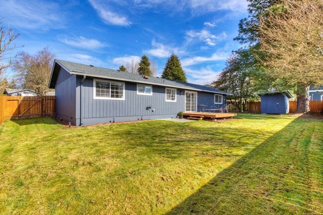 Building Photo - Cheery 3bedroom/1bath Rambler in Federal Way