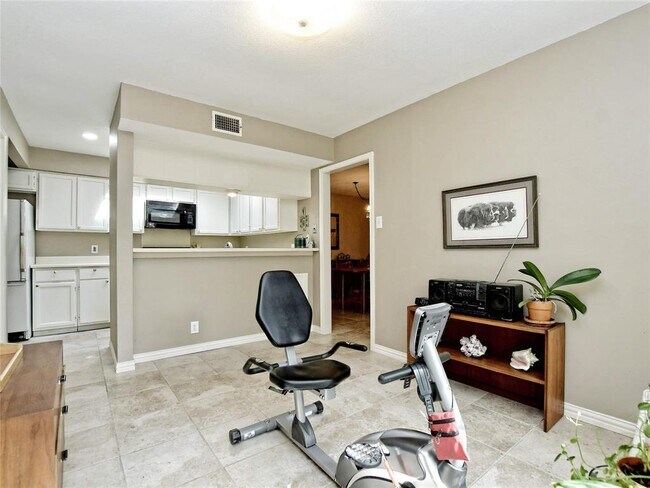 Building Photo - 7919 Ridgeline N