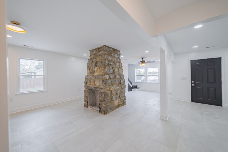 Building Photo - 830 Market St