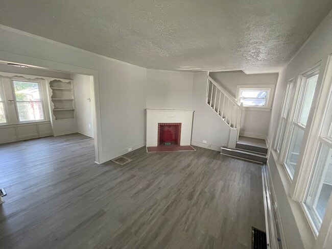 Building Photo - SECTION 8 and EDEN Accepted!! Exciting Opportunity to Live in a Newly Renovated 3 br Home!