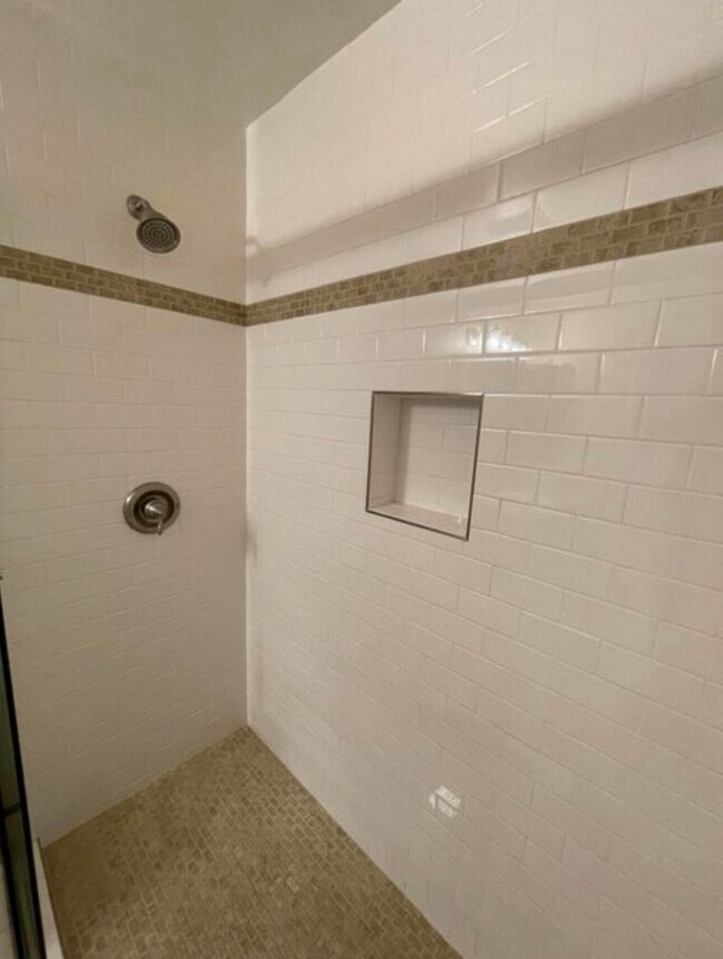 Building Photo - 43376 Cook St