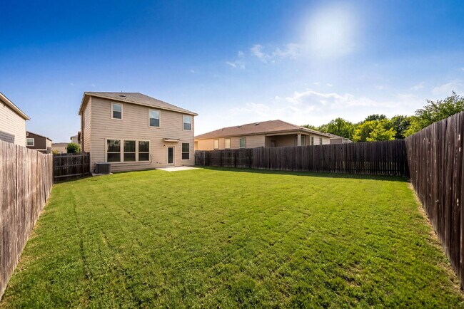Building Photo - 1 Month Free Rent with 18mo Lease!!!!