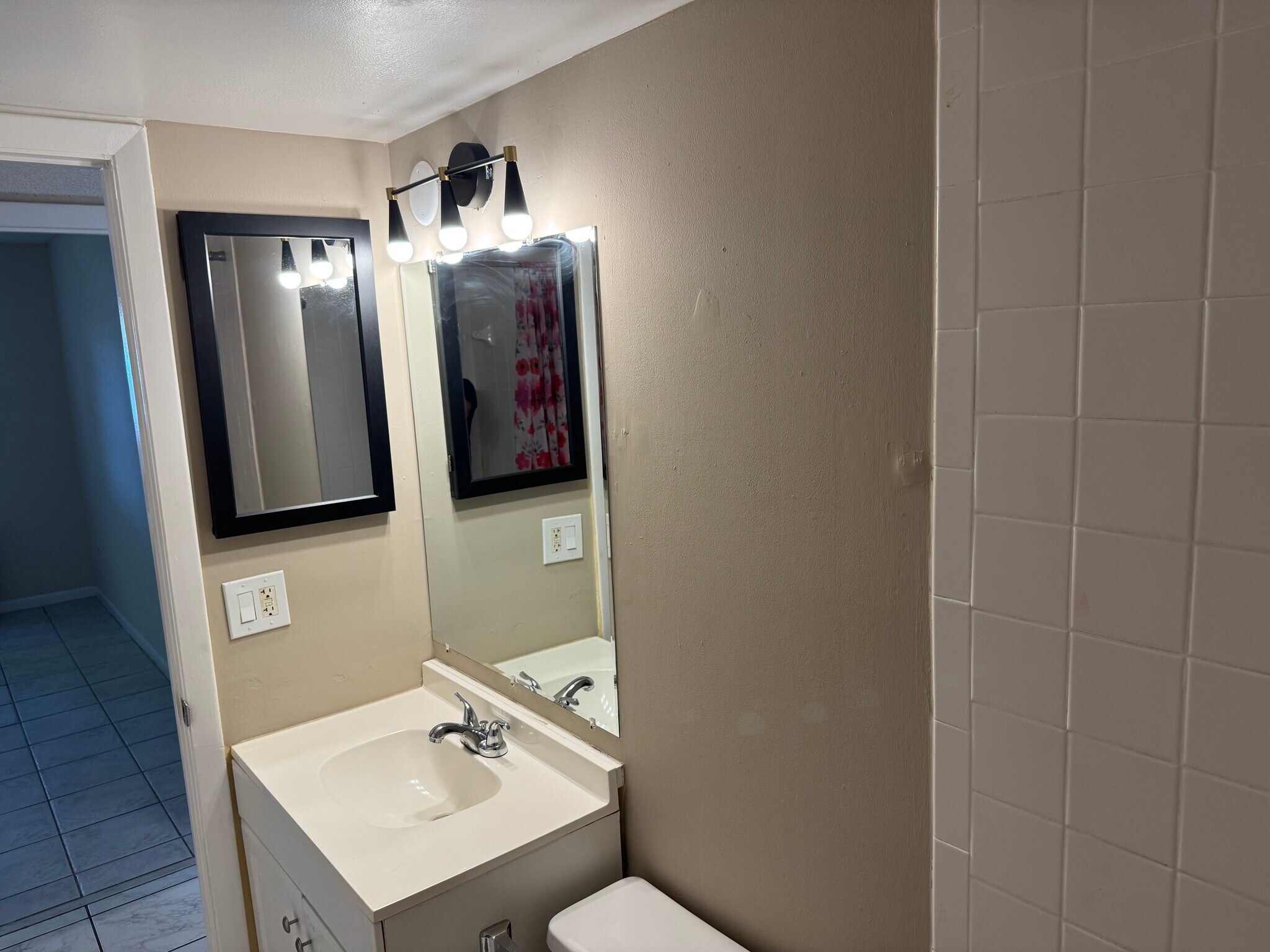 Building Photo - 430 SE 7th St