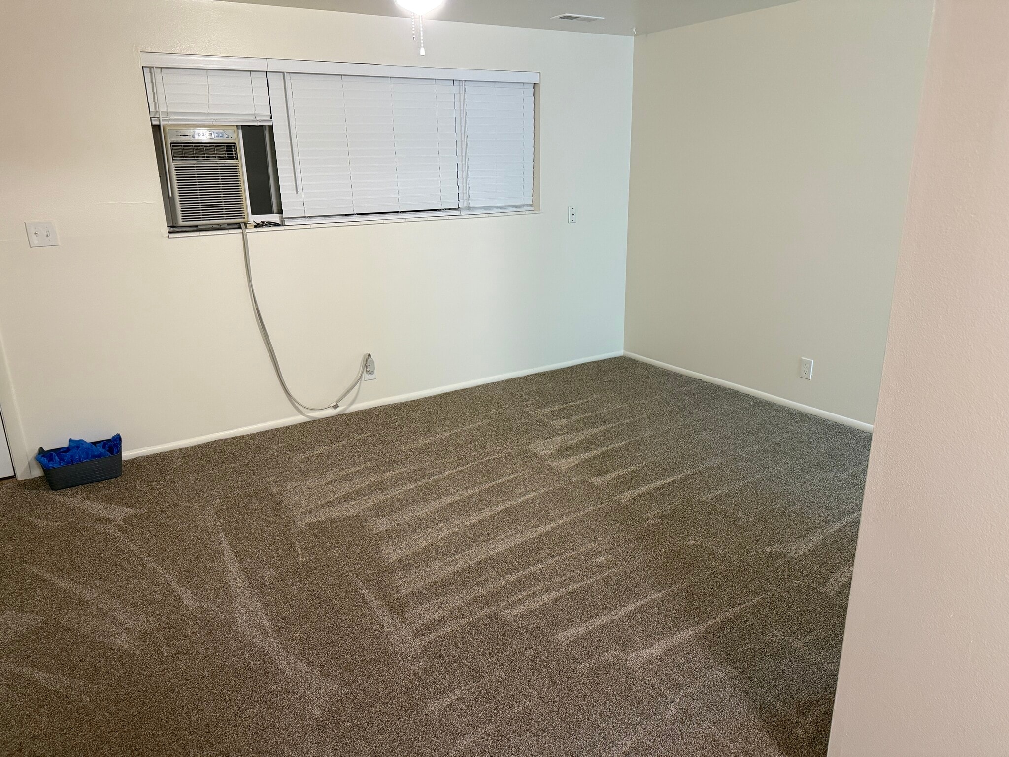 Building Photo - 143 E 1100 S