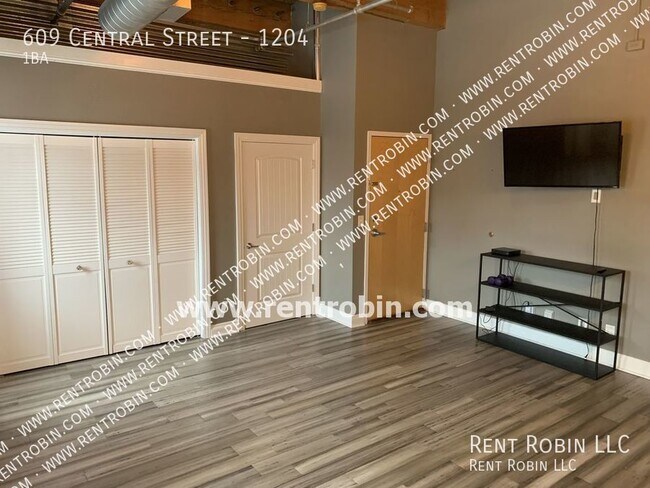 Building Photo - 609 Central St