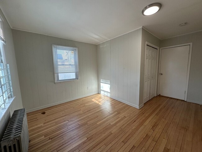 Building Photo - 54 Division St