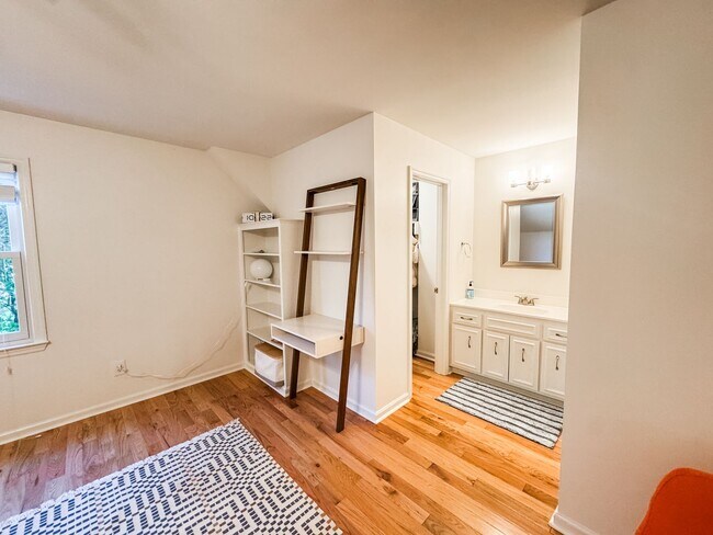 Building Photo - 138 Wood Creek Dr