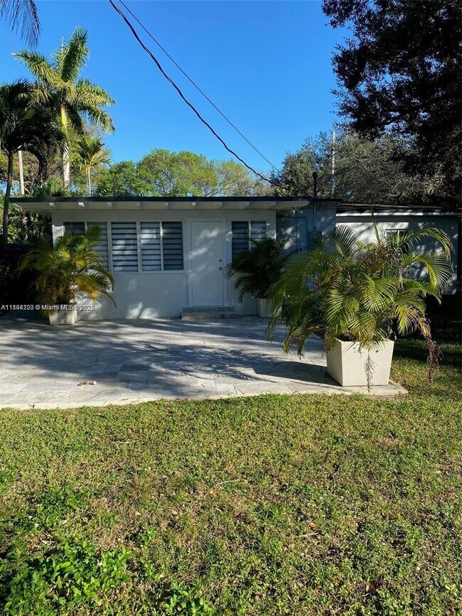 Building Photo - 6880 SW 77th Terrace