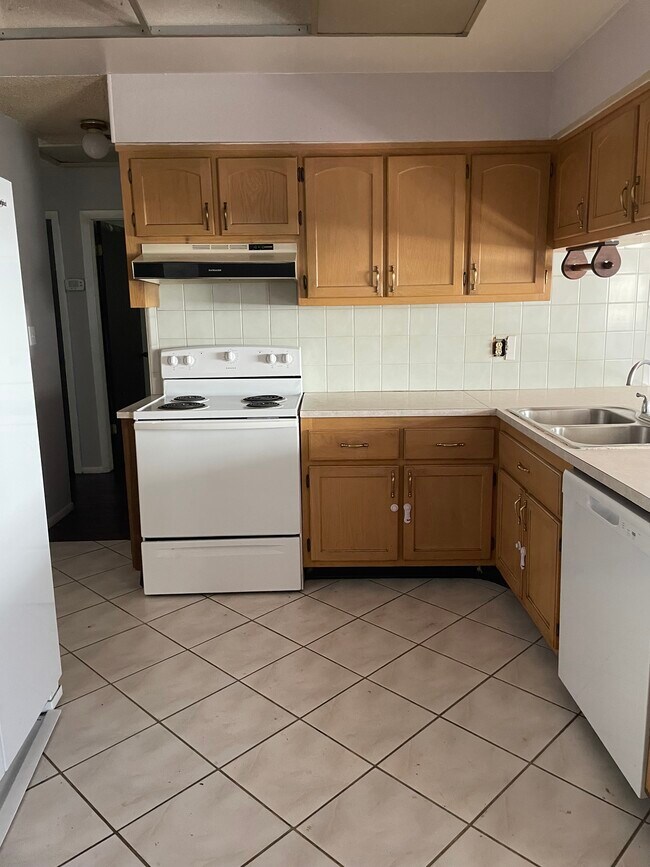 Building Photo - 11248 120th Terrace N