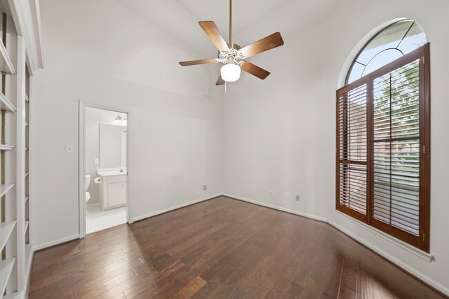 Building Photo - 38 Kelliwood Ct Cir