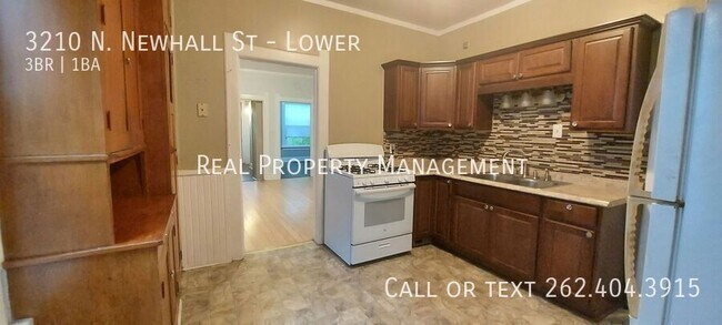 Building Photo - 3210 N Newhall St