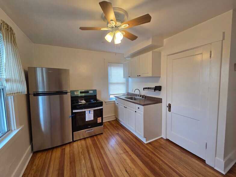 Building Photo - 746 2nd St