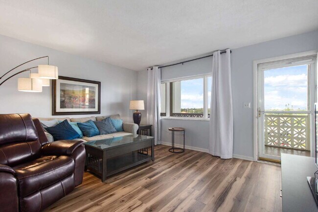 Building Photo - beautifully Furnished 1 Bedroom, 1 Bath, Walk-in Closets in both bedrooms. with a community Heate...