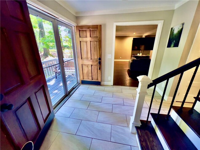 Building Photo - 2110 Six Branches Dr