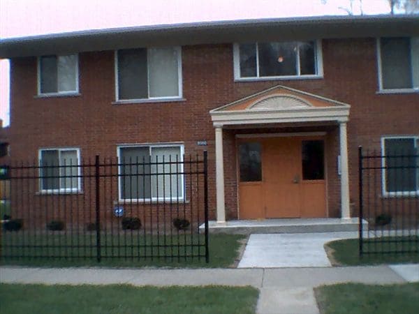 Building Photo - Buersmeyer Manor