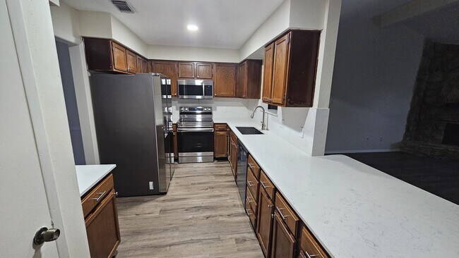 Building Photo - 10303 Old Towne Ln