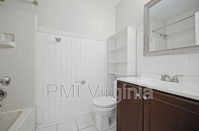 Building Photo - 1213 Ruxton Ct