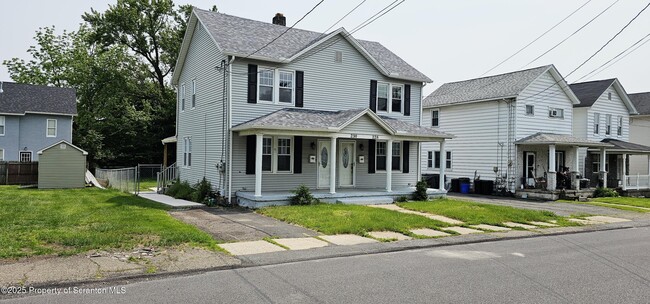 Building Photo - 230 2nd St