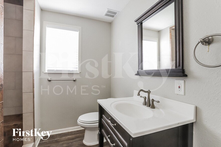 Building Photo - 22403 Ivygate Dr