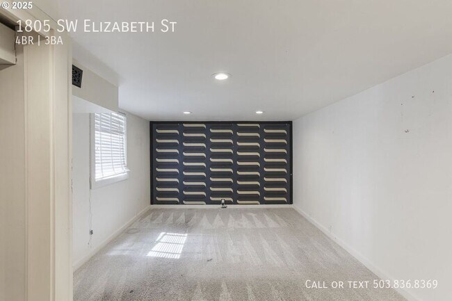 Building Photo - 1805 SW Elizabeth St