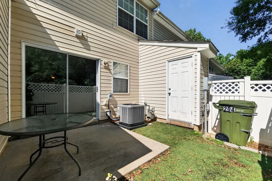 Building Photo - 204 Butler Pl